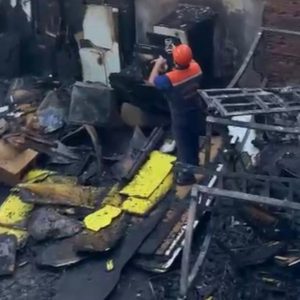 Incêndio atinge loja Topa Tudo Móveis Semi Novos, na Avenida Camboa, em São Luís