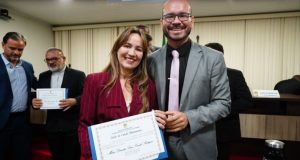 Reconhecimento ao trabalho: Deputada Detinha recebe o Título de Cidadã Ribamarense em sessão solene na Câmara Municipal