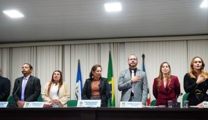 Reconhecimento ao trabalho: Deputada Detinha recebe o Título de Cidadã Ribamarense em sessão solene na Câmara Municipal