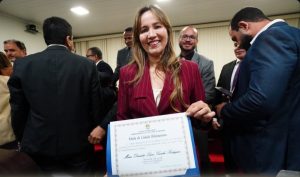 Reconhecimento ao trabalho: Deputada Detinha recebe o Título de Cidadã Ribamarense em sessão solene na Câmara Municipal
